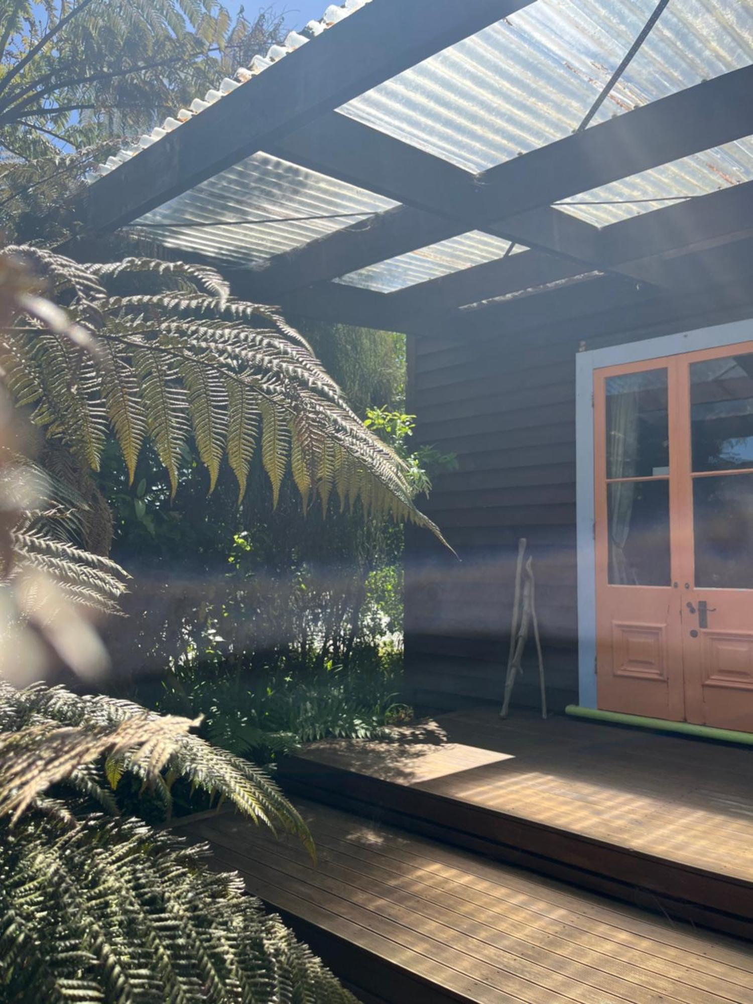 Classic Kiwi Bach Granity Exterior photo